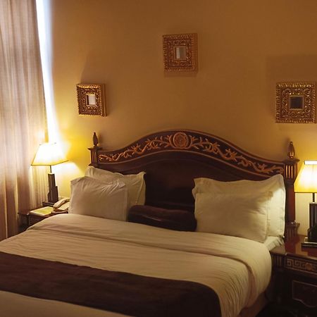 Owu Crown Hotel Ibadan Bagian luar foto