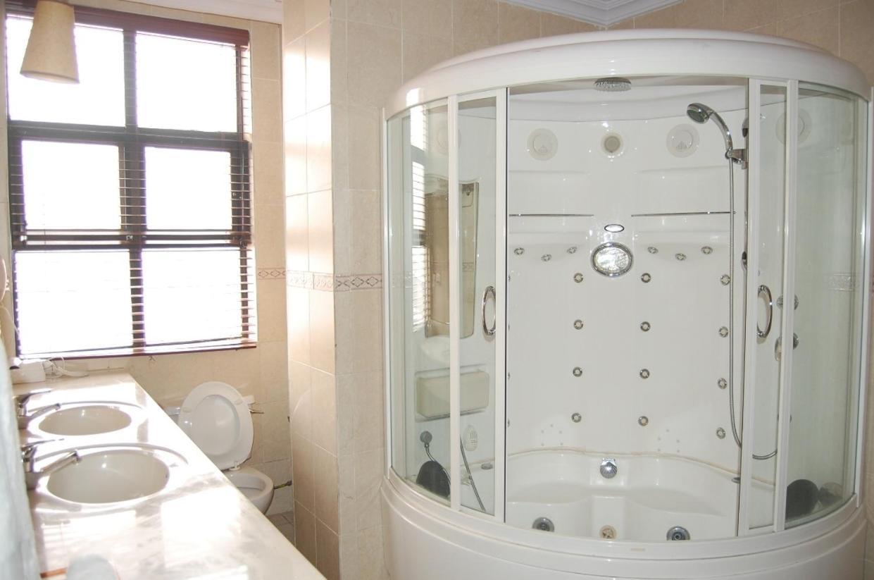 Owu Crown Hotel Ibadan Ruang foto