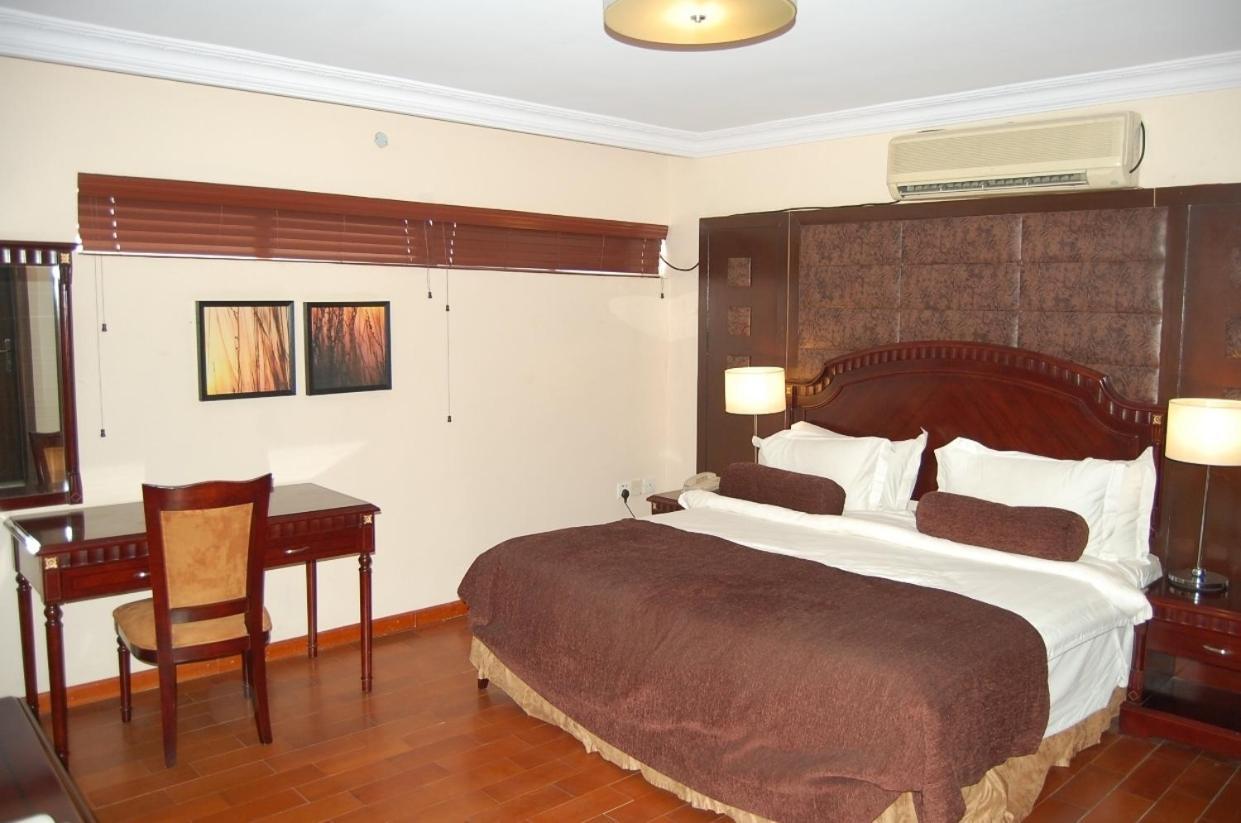 Owu Crown Hotel Ibadan Ruang foto